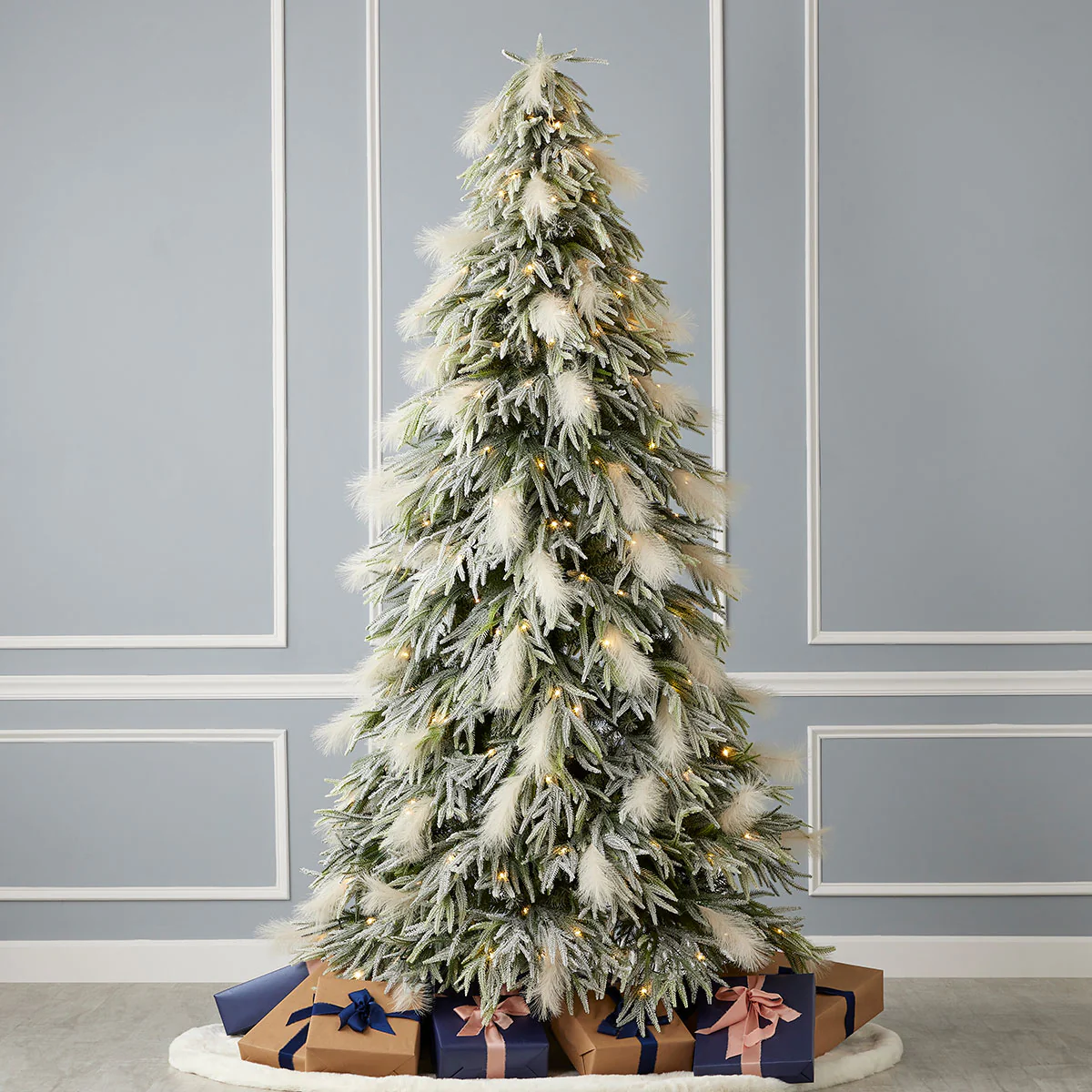 7.5' Pine and Pampas Christmas Tree