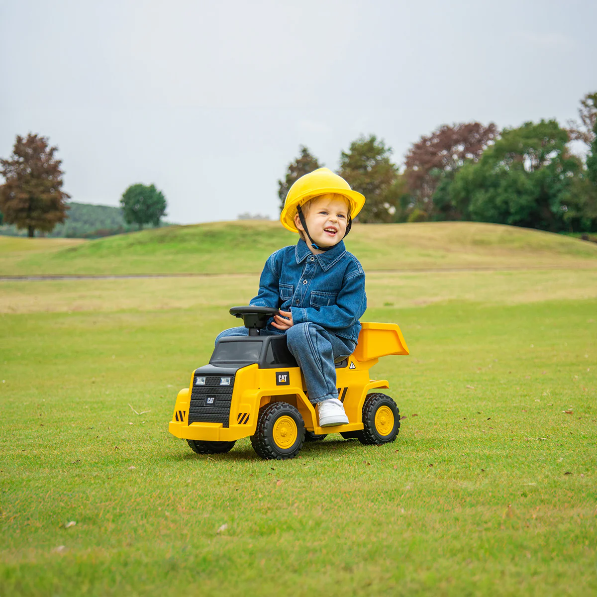 CAT Dump Truck Ride-On Toy - Image 4
