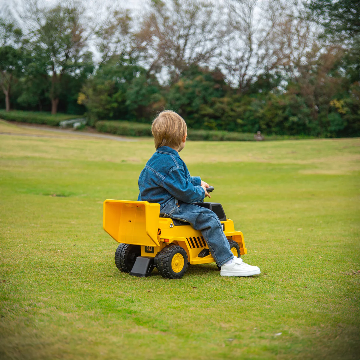 CAT Dump Truck Ride-On Toy - Image 5